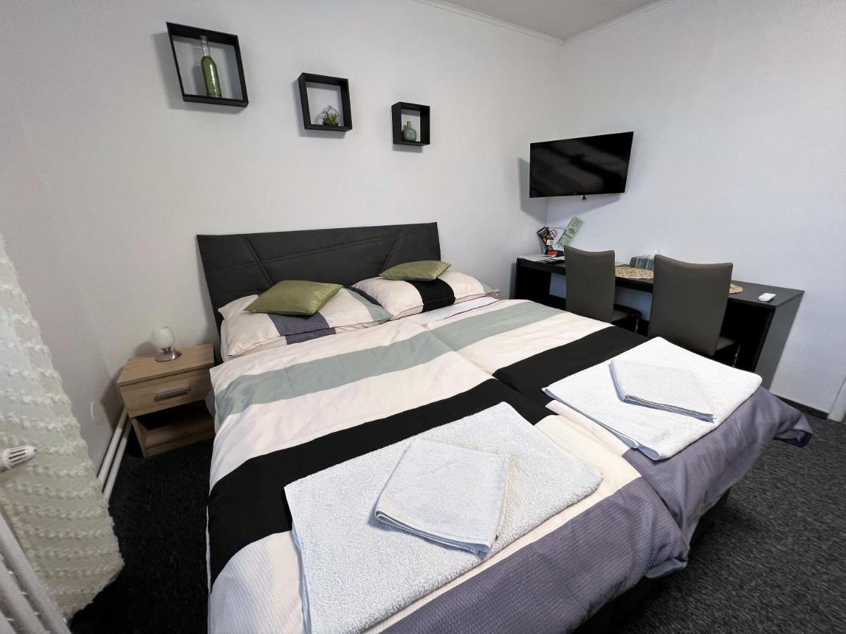 Apartmany Karlsbad Buitenkant foto